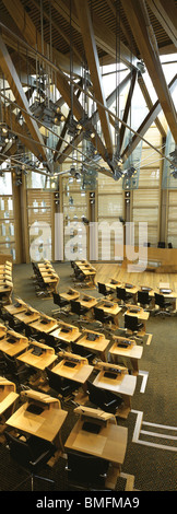 Vertikale Ansicht im großen Sitzungssaal im schottischen Parlament, Edinburgh Stockfoto