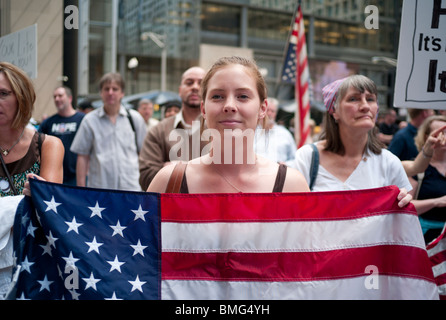 Mitglieder der Illinois Tea Party Bewegung Rallye Chicagos Daley Plaza auf Donnerstag, 15. April 2010. Stockfoto