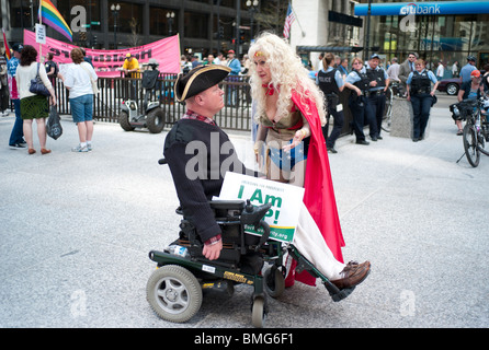 Mitglieder der Illinois Tea Party Bewegung Rallye Chicagos Daley Plaza auf Donnerstag, 15. April 2010. Stockfoto