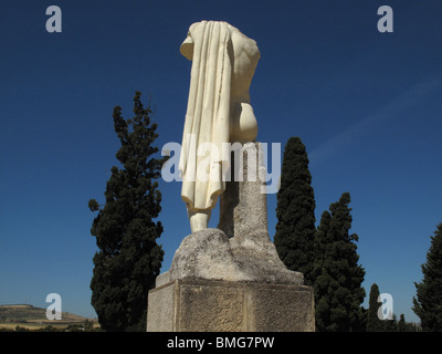 Statue des römischen Kaisers Trajan in Italica. Provinz Sevilla. Andalusien. Spanien. Stockfoto