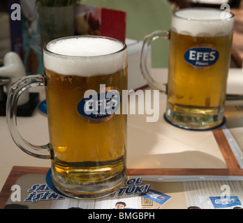 Türkische Bier - Efes Pilsen Lager Stockfoto