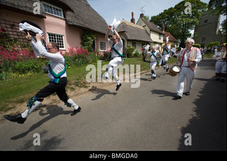 Morris Dancing in Thaxted und umliegenden Dörfern in Nord Essex, Großbritannien Stockfoto