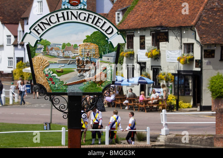 Moriskentänzer in Finchingfield Village Essex England Stockfoto