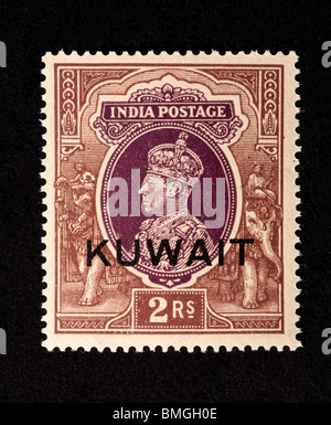 Briefmarke aus Indien mit George VI, Aufdruck für den Einsatz in Kuwait. Stockfoto