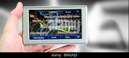GPS in der Hand eines Mannes. Finde deinen Weg! Stockfoto