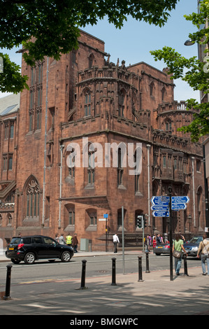 Der John Rylands Library, Deansgate, Manchester, UK. Viktorianischen gotischen Architekten Basil Champneys, im Jahre 1900 eröffnet. Stockfoto
