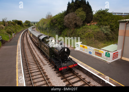 Großbritannien, England, Devon, Churston, Paignton und Dartmouth Steam Railway, GWR 4200 Klasse 4277 2-8-0 t Lokomotive Stockfoto