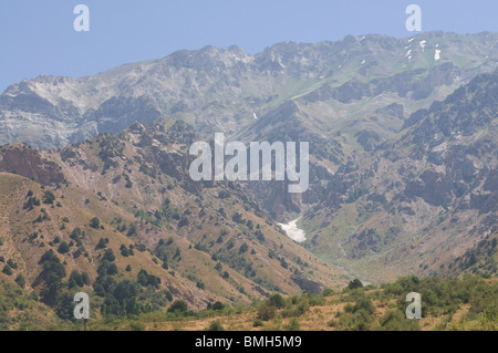 Gebirgszug am Ugam Chatkal-Nationalpark, Chimkar, Usbekistan Stockfoto