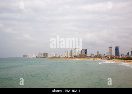 Trübe Aussicht von Tel Aviv von Jaffa - Israel Stockfoto