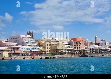 Blick auf die Uferpromenade von Hamilton, Bermuda. Stockfoto