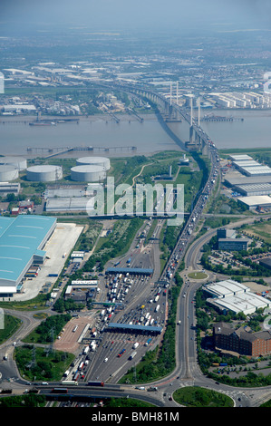 Dartford Crossing, Königin-Elisabeth-Brücke über die Themse, in Südostengland Stockfoto