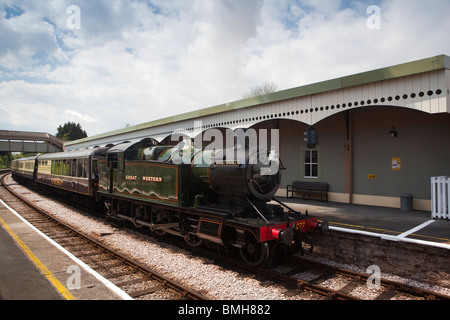 Großbritannien, England, Devon, Churston, Paignton und Dartmouth Steam Railway, GWR 4200 Klasse 4277 2-8-0 t Lokomotive Stockfoto