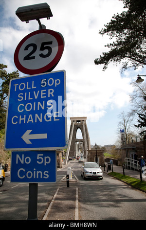 Die Maut-Tor die Clifton Suspension Bridge von Leigh Woods Seite.  Bristol, England. Stockfoto