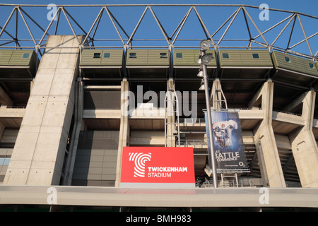 Der West Stand von Twickenham Rugby Stadium, Sitz der englischen International Rugby, in Süd-west-London, UK. August 2009. Stockfoto