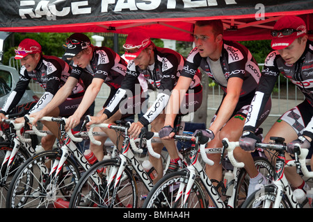 Mehrere Variablen Widerstand Bike trainer Radfahren Walzen von Reitern in der Kuota-Road.CC Team, Runde 5 Tour Serie, Southport, Merseyside, Großbritannien Stockfoto