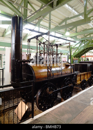 Fortbewegungsmittel Nr. 1 eine sehr frühe Dampfmaschine erbaut 1825 in Darlington Steam Museum gezeigt Stockfoto