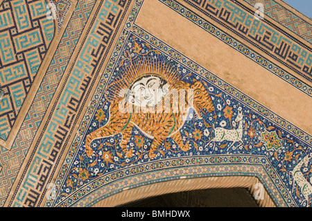 Mosaik an Wand des Hauses, Registan, Samarkand, Usbekistan Stockfoto