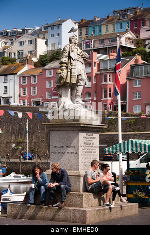 Hafen von Brixham, William Prince of Orange-Statue zum Gedenken an seine 1688-Landung, Devon, England, UK Stockfoto