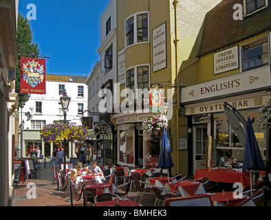 Alfresco in Gassen, Brighton, East Sussex, England, UK, großer Speisesaal Stockfoto