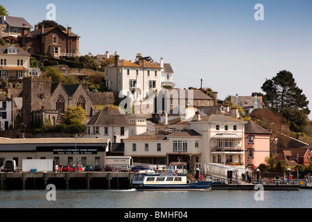 Großbritannien, England, Devon, Kingswear, River Dart Fuß Passagier-Fähre in Paignton und Dartmouth Steam Railway Steg Stockfoto