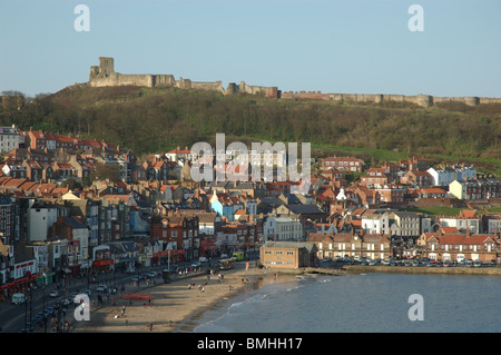 Burg und Südbucht, Scarborough, North Yorkshire, England, UK Stockfoto