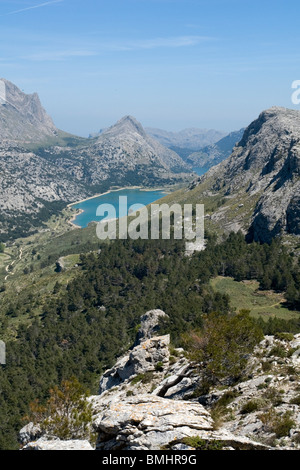 Die Cuber und Gorg Blau Seen gesehen vom Ofre Gipfel (Mallorca). Les Lacs ciels Cuber und Gorg Blau Vus Depuis l ' Ofre Stockfoto