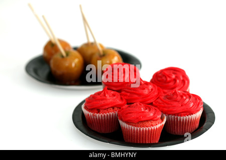 Cup Cakes und Toffee Äpfel Stockfoto