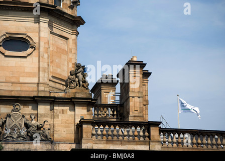 Lloyds Banking Group Flagge über Bank of Scotland Headquarters im Zentrum von Edinburgh, Schottland. Stockfoto