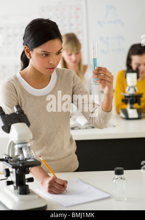 Student im Science-lab Stockfoto