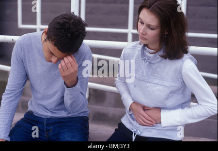 Unglückliche paar finden heraus, dass sie ist schwanger Stockfoto