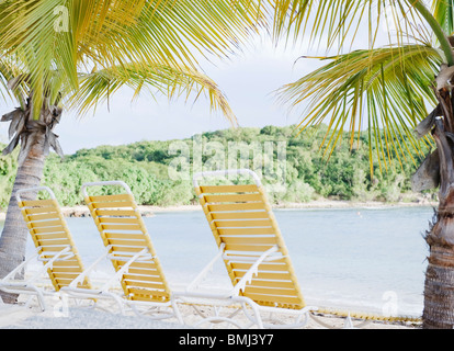 Liegen am Strand Stockfoto