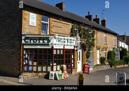 Village Center und Shop, Silverstone, Northamptonshire, England, UK Stockfoto