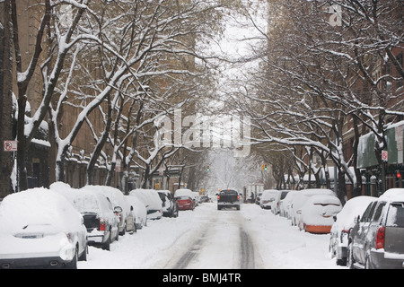 Schneebedeckte Straße Stockfoto