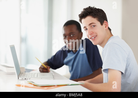 Schüler im Klassenzimmer Stockfoto