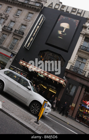 Das Adelphi Theatre in den Strang zeigt derzeit Love Never Dies von Andrew Lloyd Webber. Stockfoto