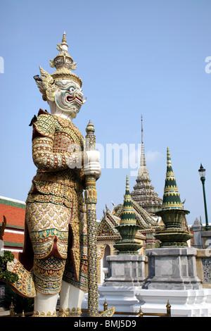 Thotkhirithon, riesige Dämonen (Yaksha) bewachen den Grand Palace. Wat Phra Kaeo, Bangkok, Thailand. Stockfoto