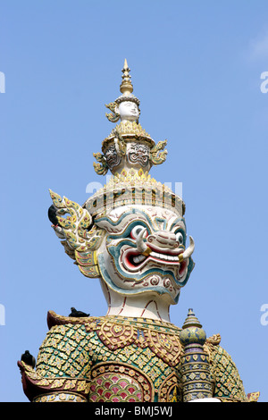 Thotkhirithon, riesige Dämonen (Yaksha) bewachen den Grand Palace. Wat Phra Kaeo, Bangkok, Thailand. Stockfoto