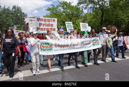 Veggie Pride Parade Banner unter der Leitung von Aktivisten in Greenwich Village in New York. Stockfoto