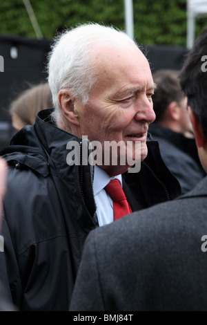 Ex-Labour MP Tony Benn geben TV interview am College Green, Westminster, London. Stockfoto