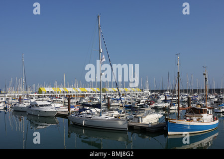 Eine der (17) Bilder in der Brighton Marina. Verschiedene vertikale und horizontale Bilder über, um zu erwägen, genießen Sie bitte. Stockfoto