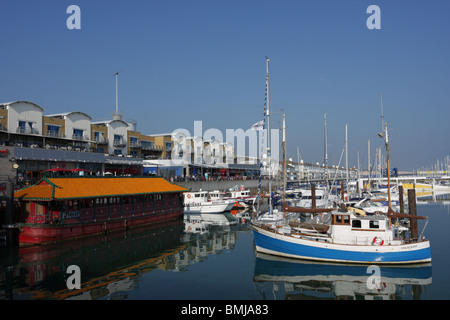 Eine der (17) Bilder in der Brighton Marina. Verschiedene vertikale und horizontale Bilder über, um zu erwägen, genießen Sie bitte. Stockfoto