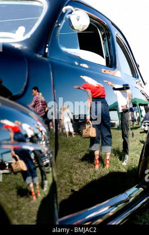 "Kustom Kulture 2010": Hot Rods, Kustoms, Kreuzer & Kunst auf dem Flugplatz in Bottrop-Kirchhellen, Deutschland. Stockfoto