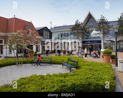 Bataviastad Outlet-Shopping-Center in Lelystad, Flevoland, Niederlande Stockfoto