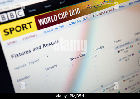 Nahaufnahme von einem Computer-Monitor / Bildschirm zeigt die BBC Sport WM 2010 Berichterstattung website Stockfoto