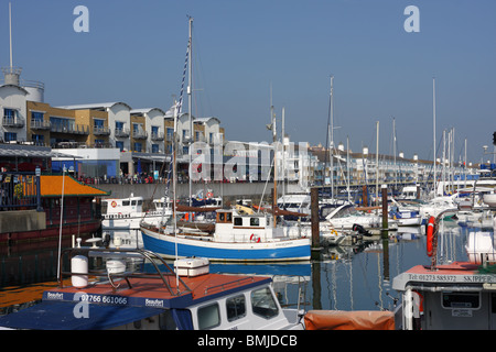 Eine der (17) Bilder in der Brighton Marina. Verschiedene vertikale und horizontale Bilder über, um zu erwägen, genießen Sie bitte. Stockfoto