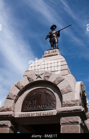 Helden der Alamo-Statue an der Texas state Capitol Gebäude in Austin Stockfoto