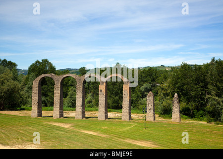 Ruinen des römischen Aquädukts in Acqui Terme, Piemont, Italien Stockfoto