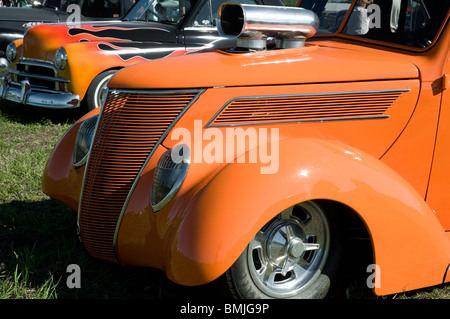 "Kustom Kulture 2010": Hot Rods, Kustoms, Kreuzer & Kunst auf dem Flugplatz in Bottrop-Kirchhellen, Deutschland. Stockfoto