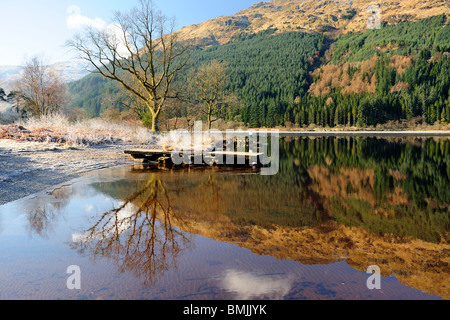 Winter-Reflexionen, Loch Eck, Argyle und Bute, Scotland Stockfoto