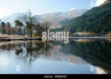 Winter-Reflexionen, Loch Eck, Argyle und Bute, Scotland Stockfoto